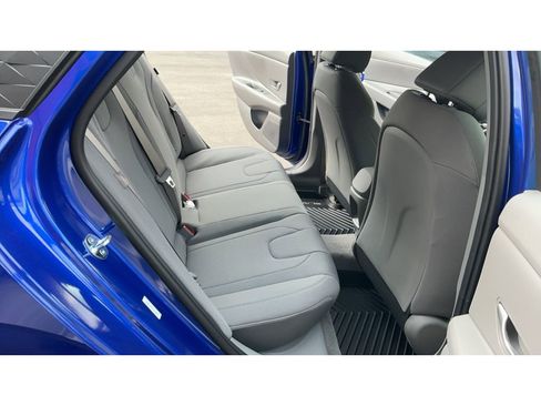 Used 2026 Hyundai Elantra SE FWD image 16