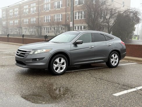 Used 2010 Honda Crosstour EX-L image 1