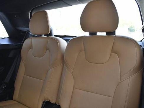 Used 2018 Volvo XC90 T5 Momentum w/ Convenience Package FWD image 19