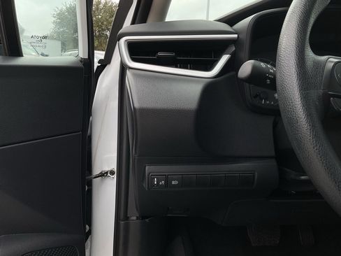 Used 2025 Toyota Corolla LE image 24