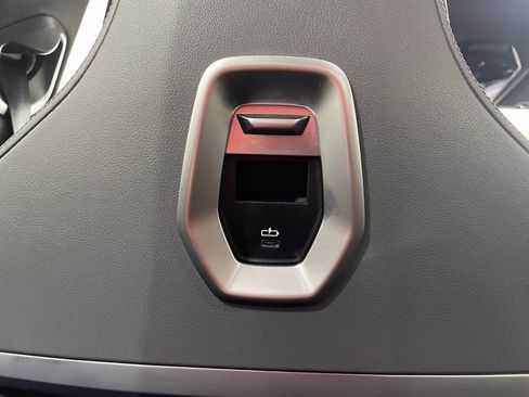 Used 2025 BMW 740i xDrive image 41