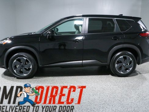 Used 2024 Nissan Rogue SV FWD image 10