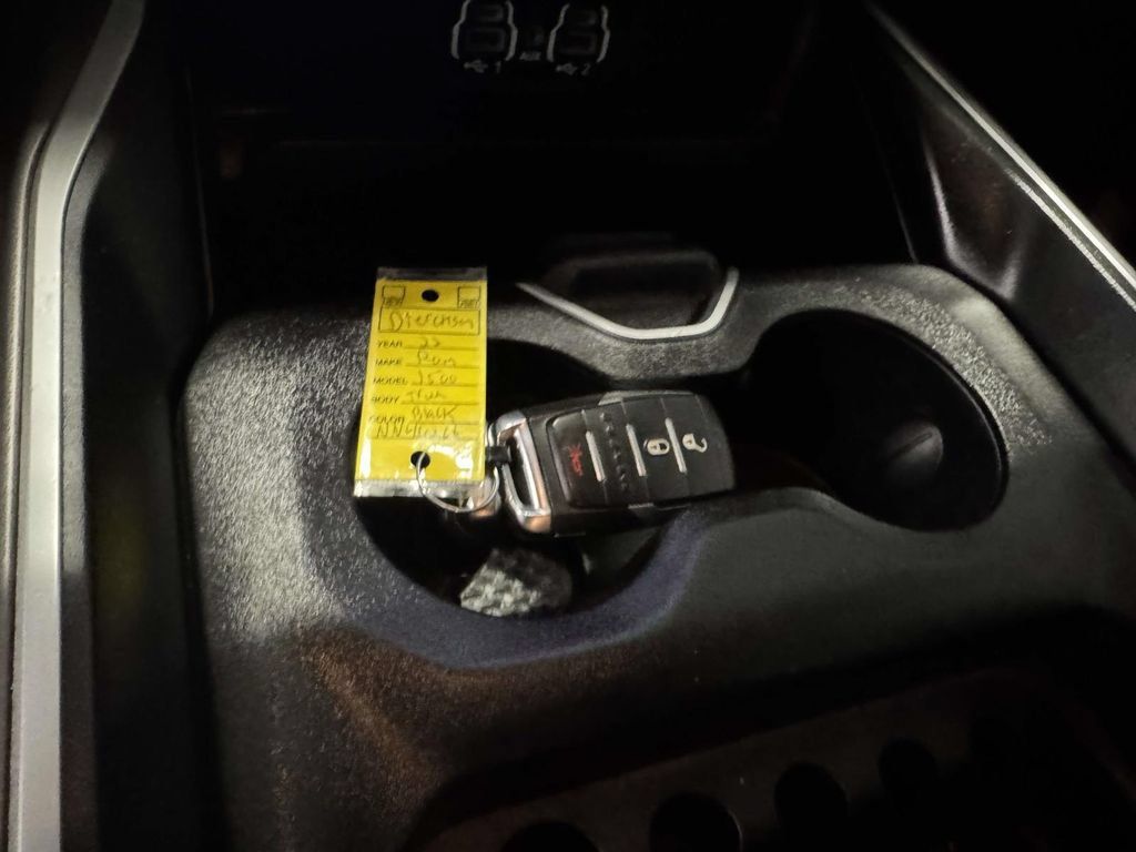 Used 2022 RAM 1500 Big Horn AWD/4WD image 25