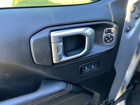 Used 2021 Jeep Gladiator Mojave image 11