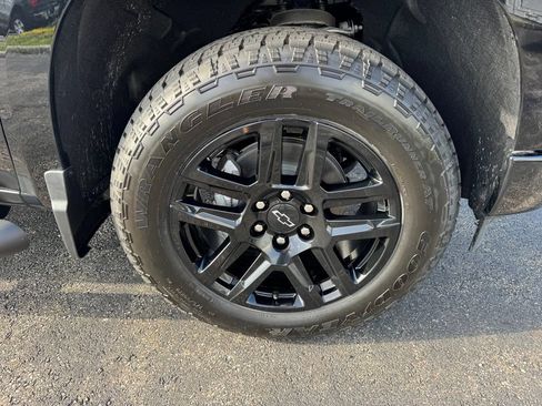 Used 2021 Chevrolet Silverado 1500 LTZ AWD/4WD image 24
