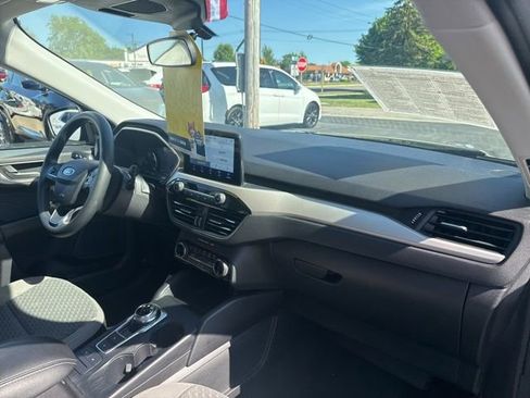 Used 2022 Ford Escape SE FWD image 18
