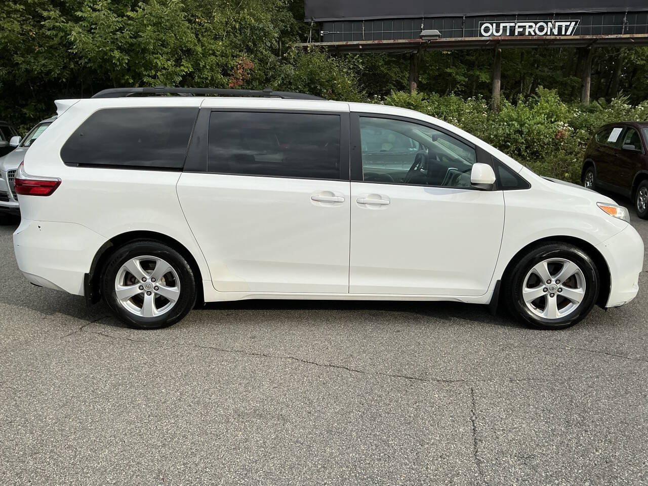 Used 2017 Toyota Sienna LE FWD image 4