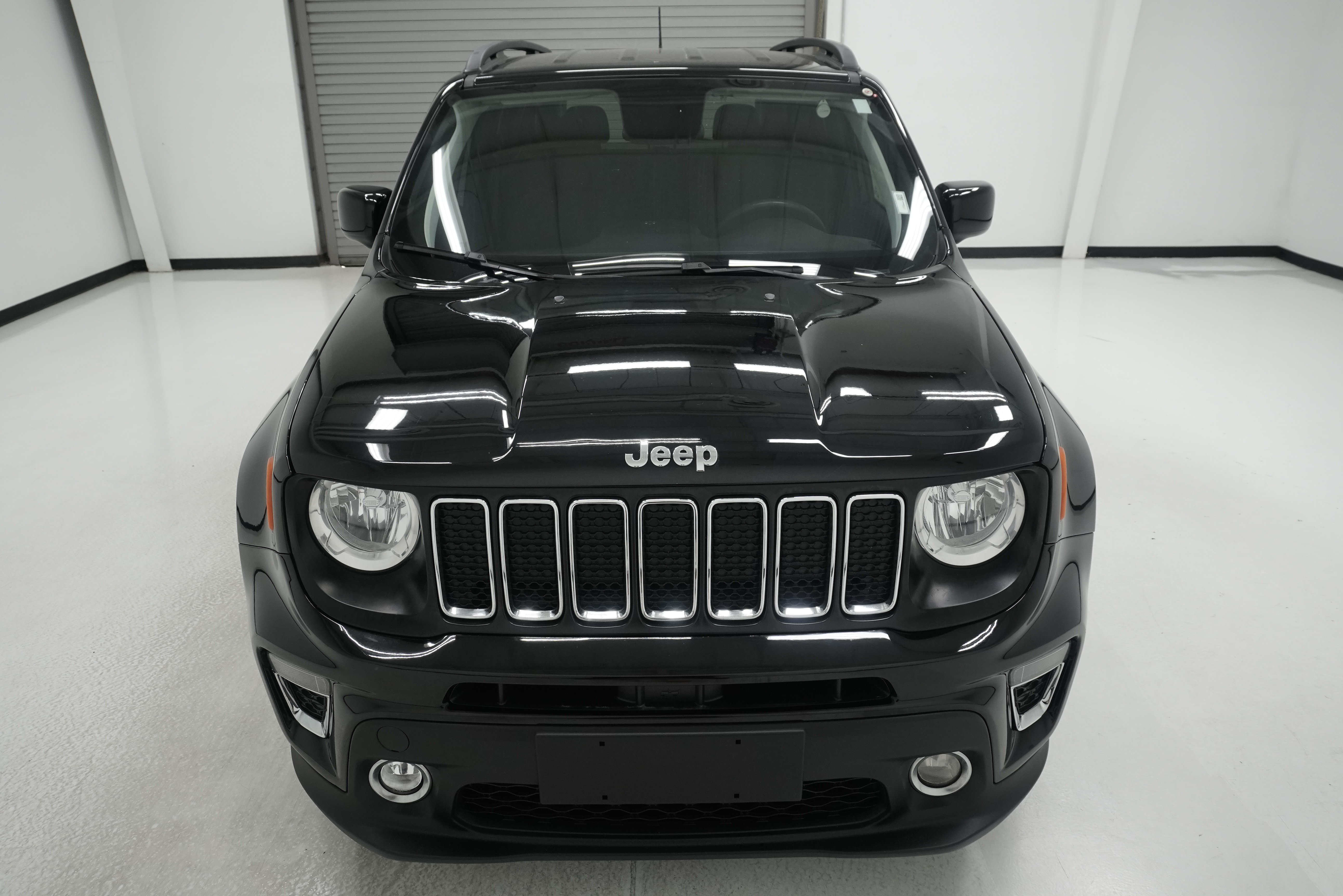 Used 2020 Jeep Renegade Latitude FWD image 2