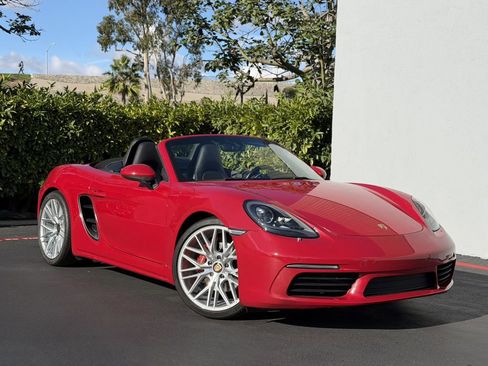 Used 2018 Porsche 718 Boxster S image 1