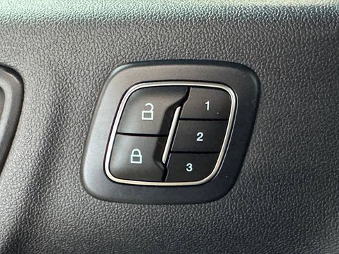 Used 2025 Ford Escape Active w/ Active Premium Tech Pack FWD image 18