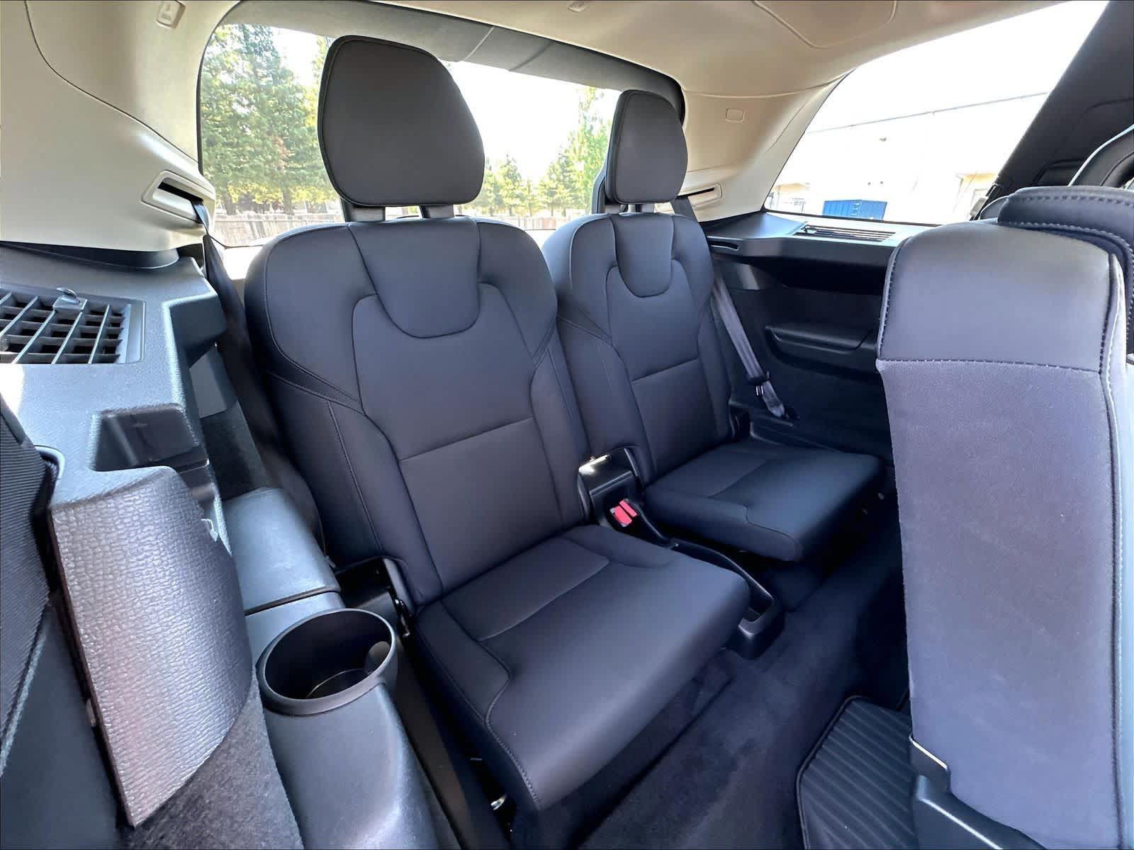 Used 2026 Volvo XC90 B5 Plus w/ Protection Package AWD/4WD image 31
