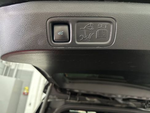 Used 2021 Ford Expedition Limited image 39