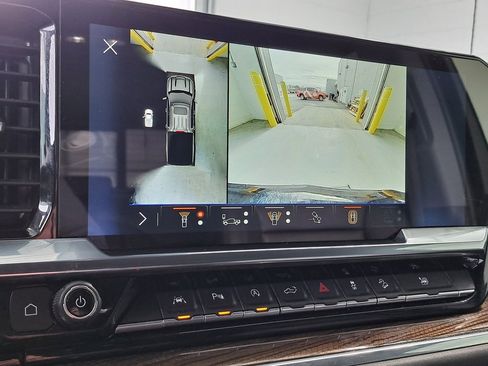 Used 2024 Chevrolet Silverado 1500 LT Trail Boss w/ Convenience Package II image 16