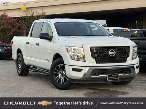 Used 2024 Nissan Titan SV w/ Accessory Utility Package RWD image 2
