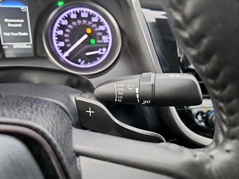 Used 2023 Toyota Camry SE image 17