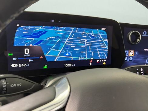 Used 2025 Chevrolet Equinox EV LT w/ Convenience Package FWD image 19