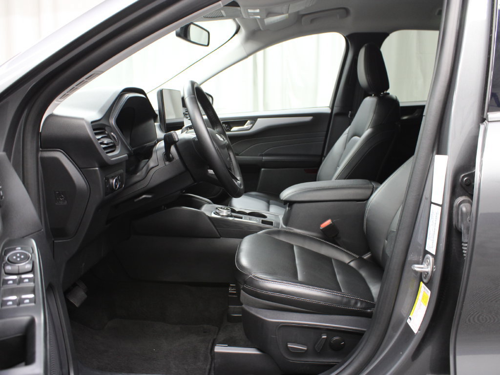 Used 2025 Ford Escape Platinum AWD/4WD image 12