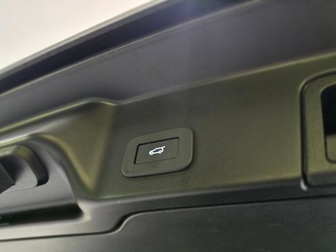 Used 2025 Land Rover Range Rover Evoque S AWD/4WD image 42