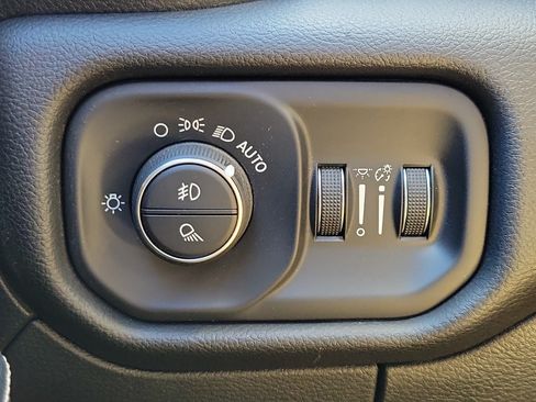 Used 2023 RAM 1500 Laramie AWD/4WD image 23