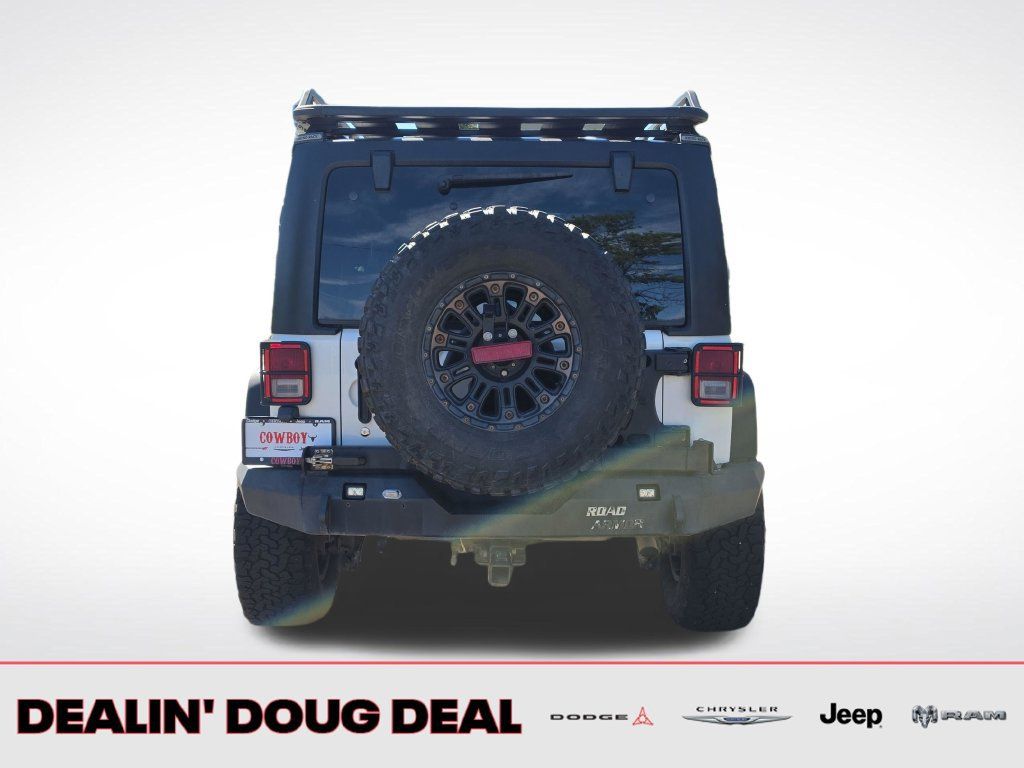 Used 2017 Jeep Wrangler Unlimited Rubicon AWD/4WD image 5