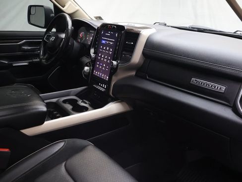 Used 2019 RAM 1500 Laramie AWD/4WD image 10