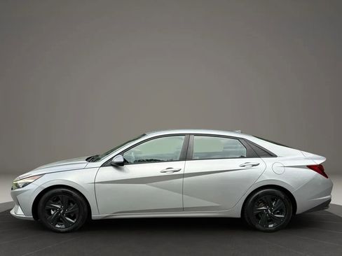 Used 2021 Hyundai Elantra SEL w/ Convenience Package image 7