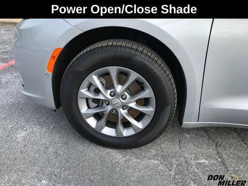 New 2026 Chrysler Pacifica Select image 10