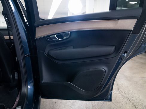 Used 2025 Volvo XC90 B6 Plus image 21