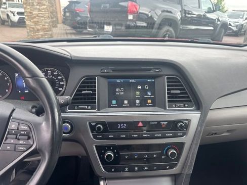 Used 2016 Hyundai Sonata Sport w/ Option Group 1V FWD image 4