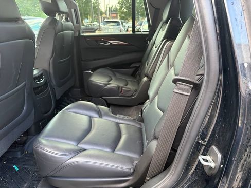 Used 2020 Cadillac Escalade Premium Luxury w/ LPO, Radiant Package AWD/4WD image 10