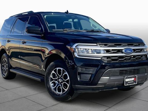 Used 2022 Ford Expedition XLT image 2