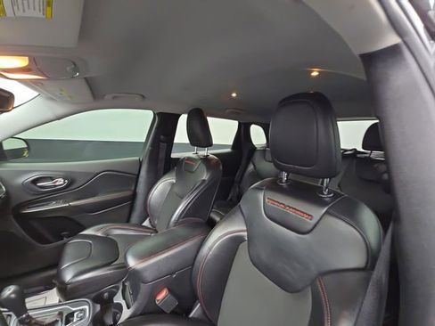 Used 2020 Jeep Cherokee Trailhawk w/ Cold Weather Group image 42