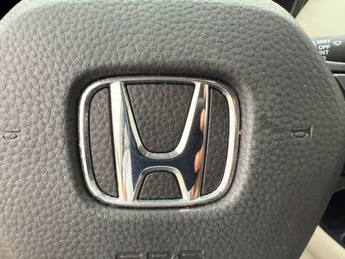 Used 2024 Honda HR-V LX image 16
