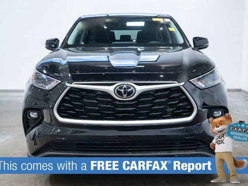 Certified 2022 Toyota Highlander LE image 2