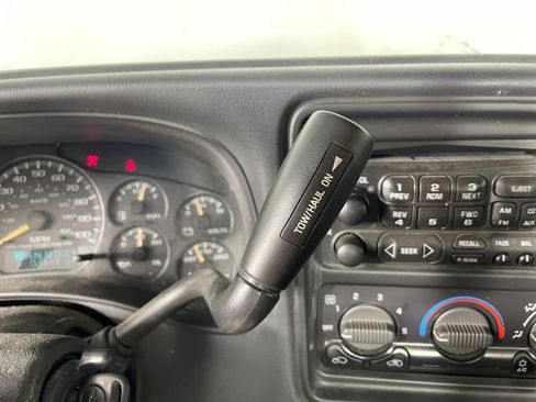 Used 2000 Chevrolet Silverado 1500 LS w/ Off-Road Chassis Pkg AWD/4WD image 8