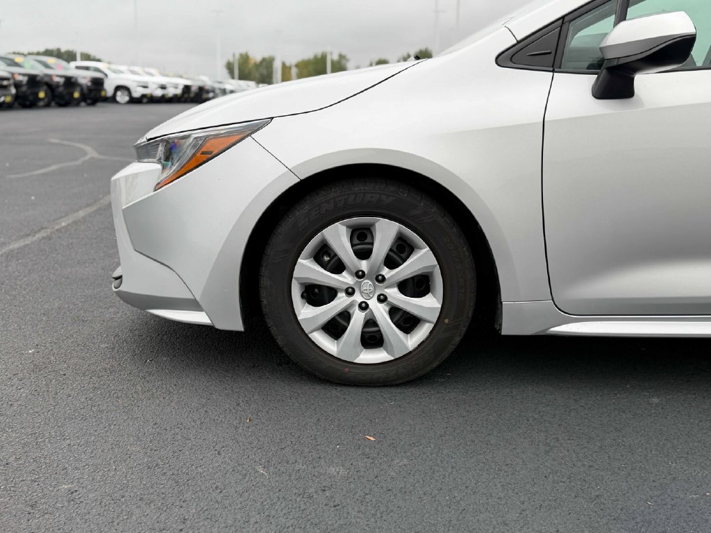 Used 2024 Toyota Corolla LE FWD image 12