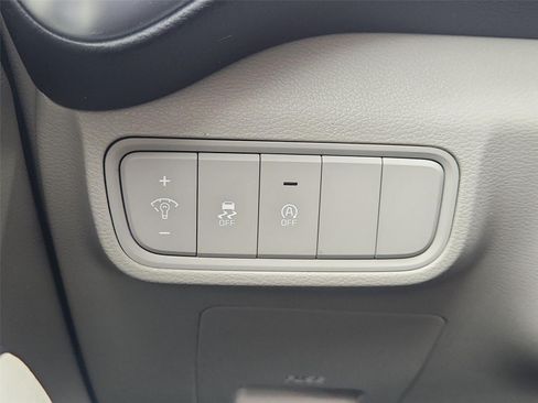 Used 2023 Kia Soul LX w/ LX Technology Package FWD image 16