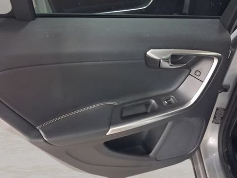 Used 2018 Volvo V60 T5 Dynamic w/ Vision Package FWD image 22