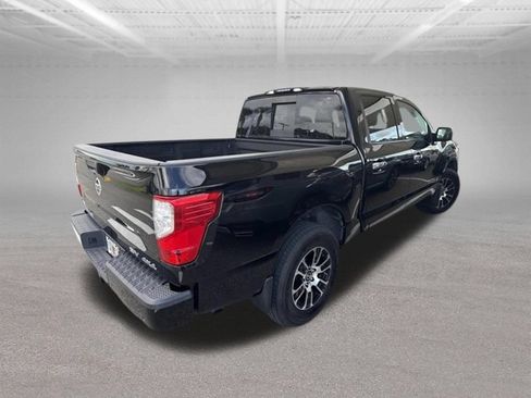 Used 2021 Nissan Titan SV w/ SV Convenience Package AWD/4WD image 5