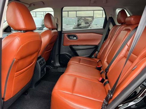 Used 2021 Nissan Rogue SV image 9