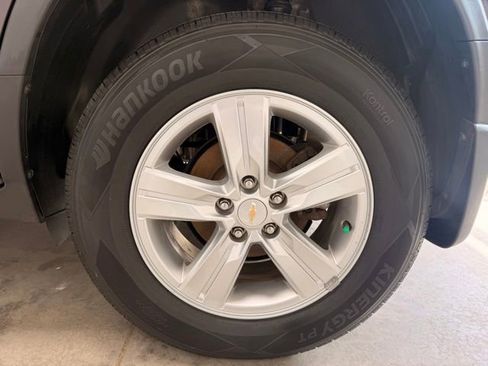 Used 2022 Chevrolet Trax LS w/ Tint and Cruise Package AWD/4WD image 10