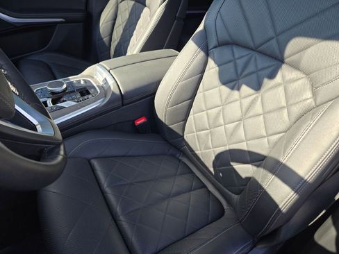 Used 2023 BMW X7 xDrive40i image 39