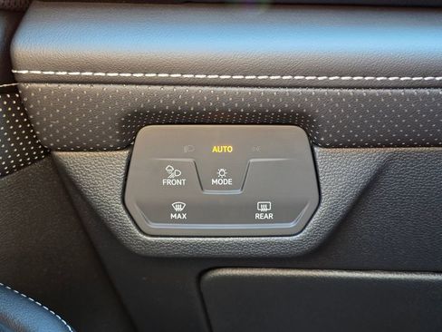 New 2026 Volkswagen Atlas Cross Sport SEL Premium R-Line image 34