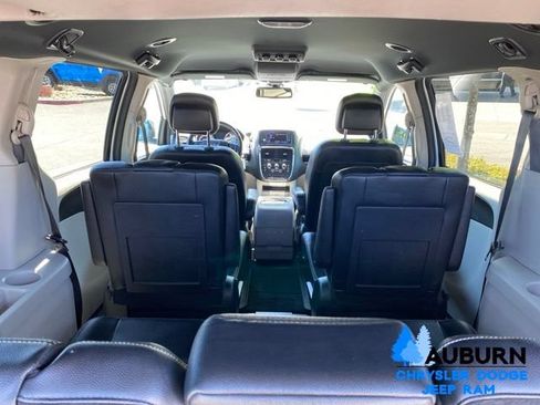 Used 2019 Dodge Grand Caravan SXT FWD image 14