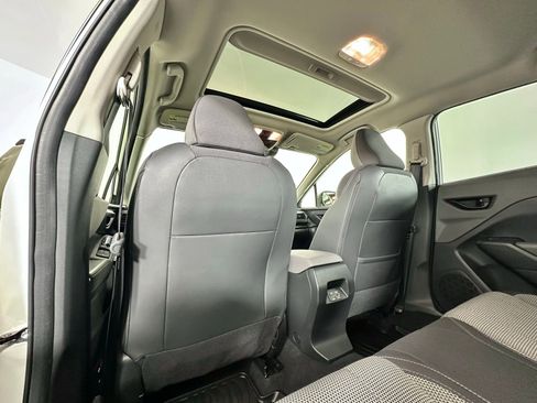 Used 2024 Subaru Crosstrek 2.0i Premium image 18