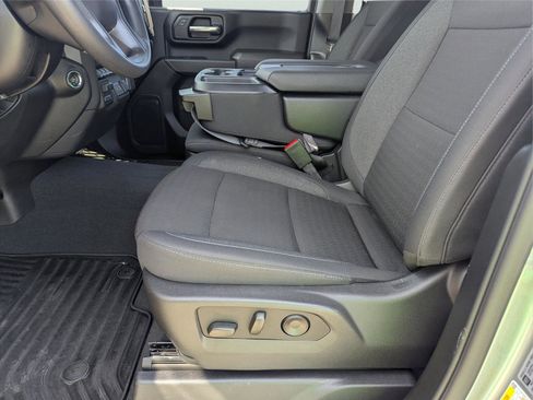 Used 2026 Chevrolet Silverado 2500 Custom w/ Custom Value Package image 13