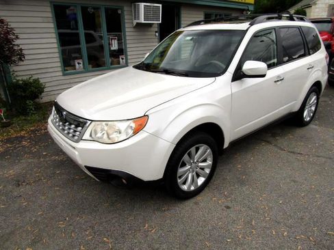 Used 2013 Subaru Forester 2.5X Premium w/ All-Weather Plus Pkg image 2