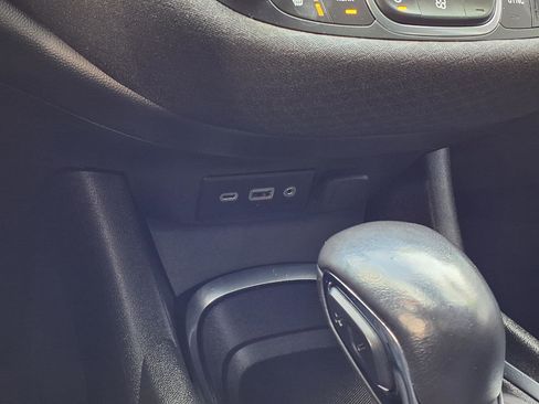 Used 2022 Chevrolet Malibu LT image 14