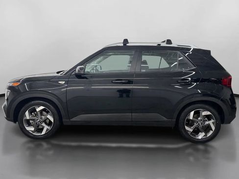Used 2022 Hyundai Venue SEL image 5