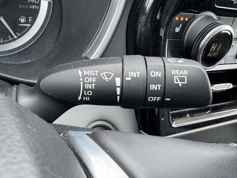 Certified 2021 Toyota Highlander XLE image 33